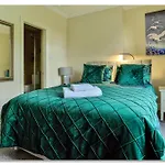 Strawberry House Bed & Breakfast