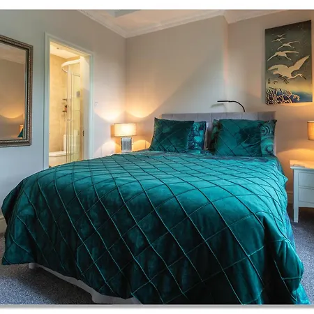 Strawberry House Nocleg ze śniadaniem