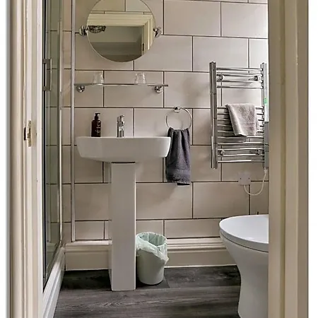 Bed & Breakfast Strawberry House 4*