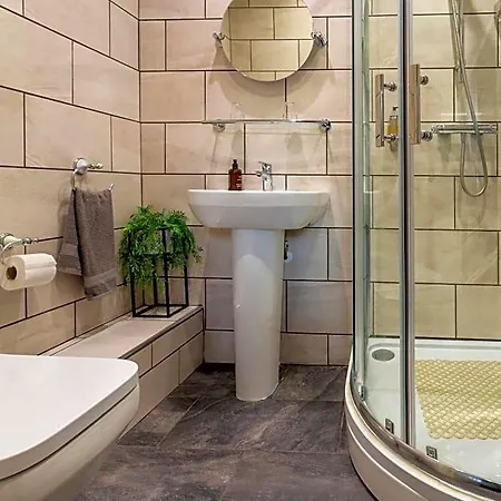 Bed & Breakfast Strawberry House 4*