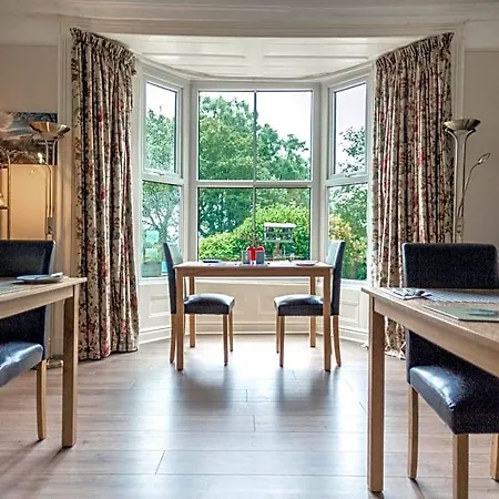 Strawberry House Bed & Breakfast 4*